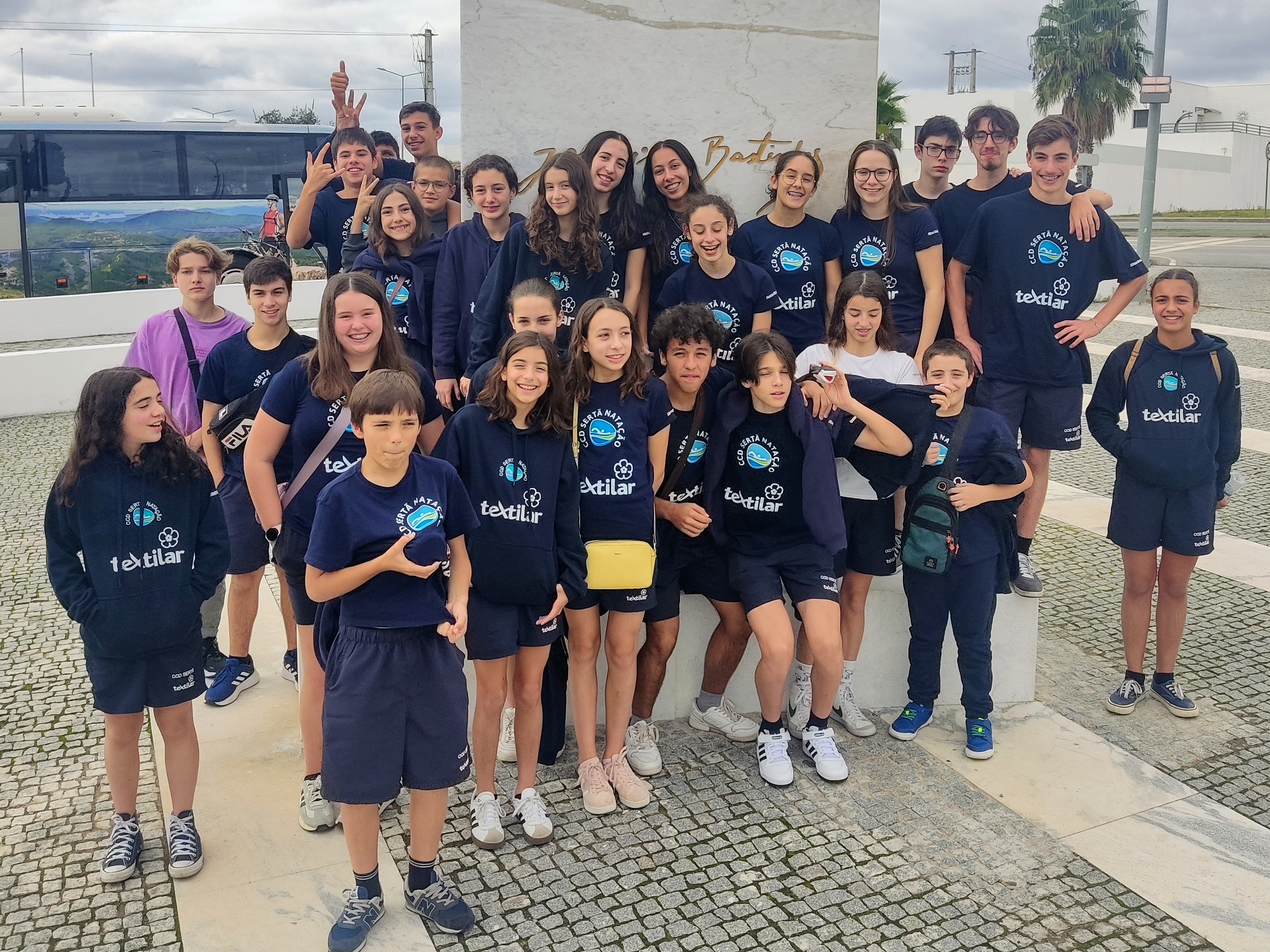 grupo de jovens da equipa de natação do CCD Sertã